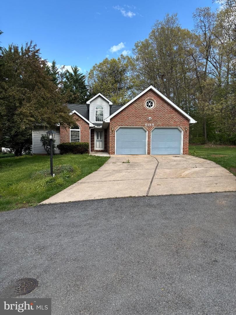 Property Photo: 6188 Greenbriar Lane PA 17222
