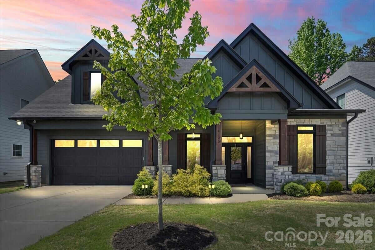 Property Photo:  14125 Shelburne Village Drive  NC 28278 