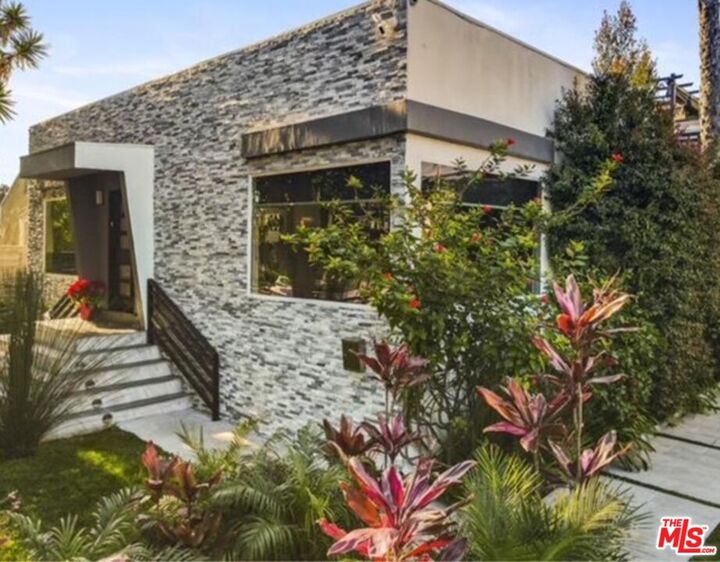 Property Photo:  10915 Ayres Ave  CA 90064 
