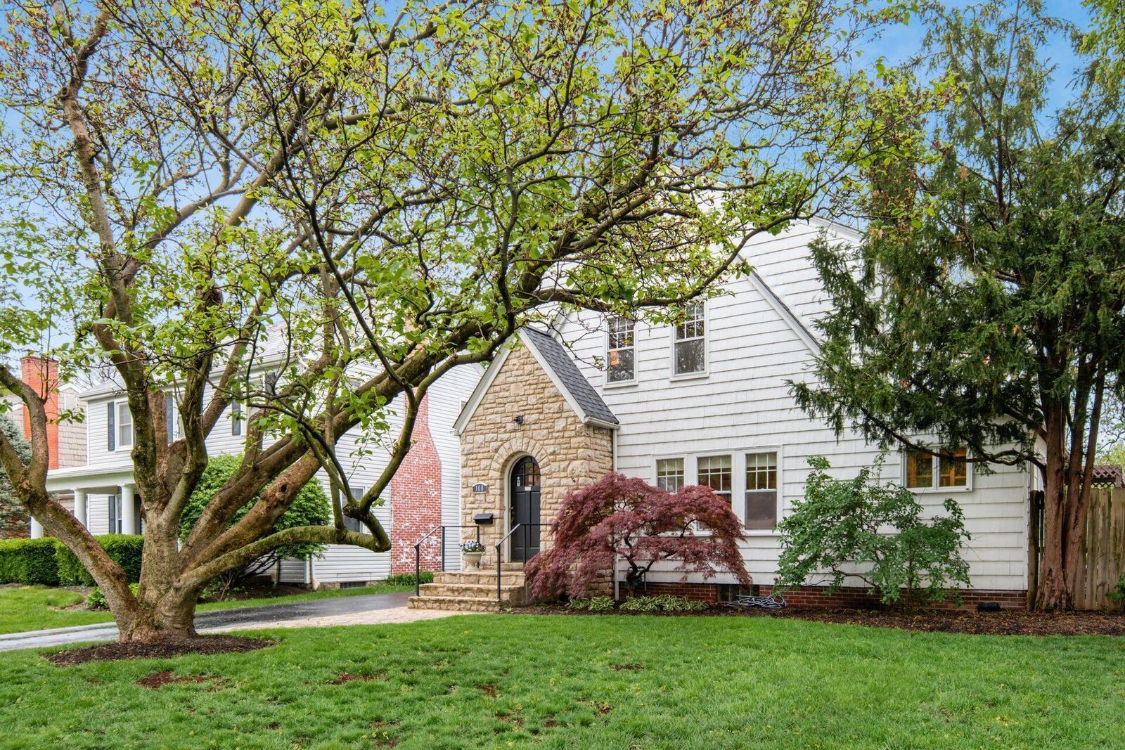 Property Photo:  108 N Stanwood Road  OH 43209 