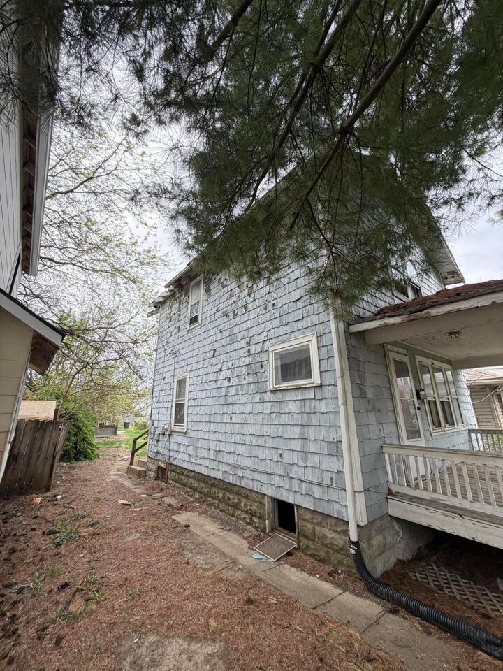 Property Photo:  1604 Manchester Avenue  OH 43211 