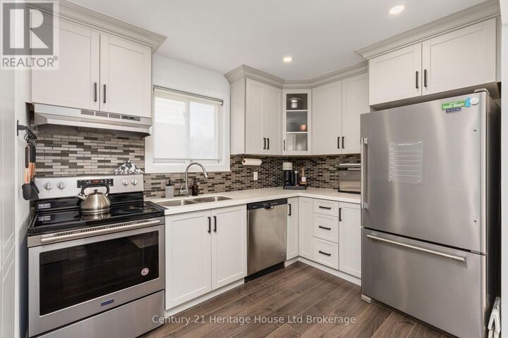 Photo de la propriété:  9 San Vito Way  ON M3L 2G7 