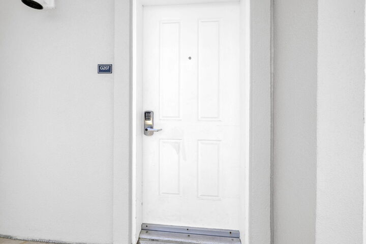 Property Photo:  1515 SE Miracle Strip Parkway Unit 207  FL 32548 