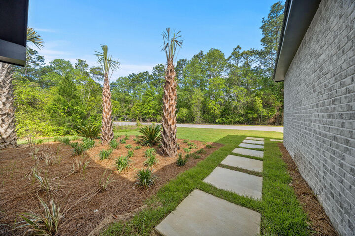 Property Photo:  57 Village Court  FL 32439 