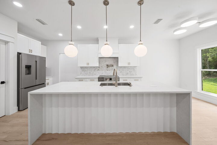 Property Photo: 57 Village Court FL 32439