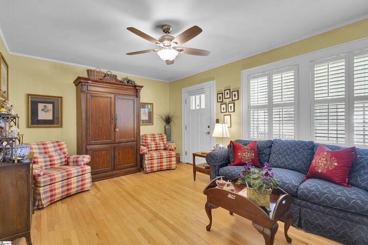 Property Photo:  114 E Augusta Place  SC 29605 