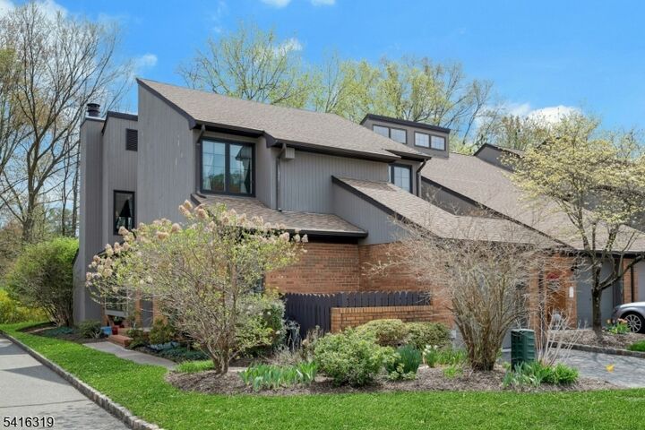 Property Photo:  21 Shelley Pl  NJ 07960 