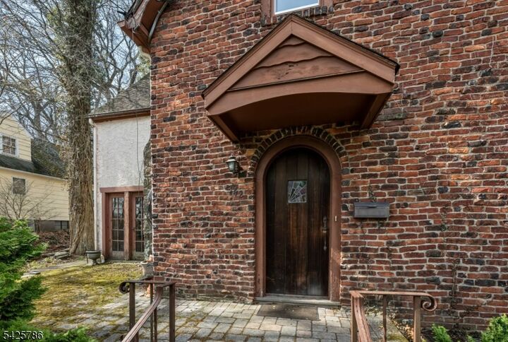 Property Photo:  342 Hillcrest Rd  NJ 07450 