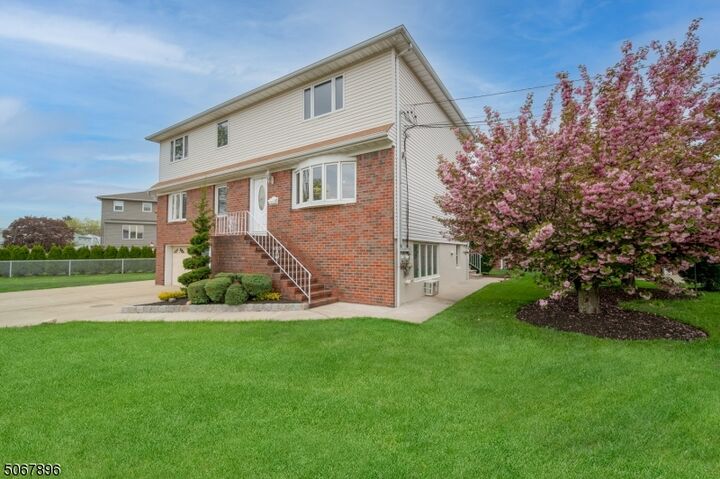 Property Photo:  2 Millo Pl 2  NJ 07643 