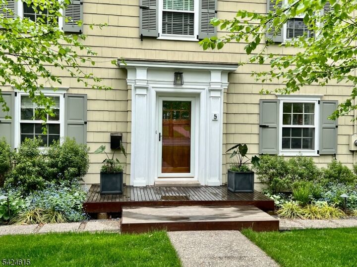 Property Photo:  5 North Ter  NJ 07040 