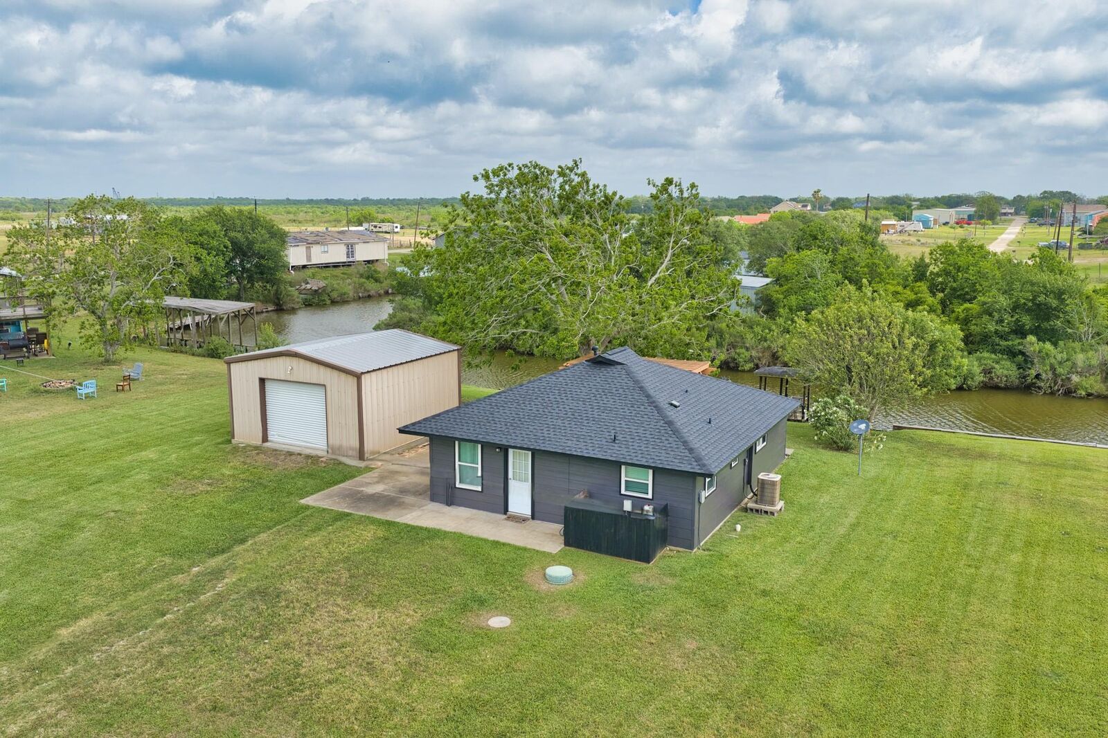 Property Photo:  5131 County Road 868E  TX 77422 