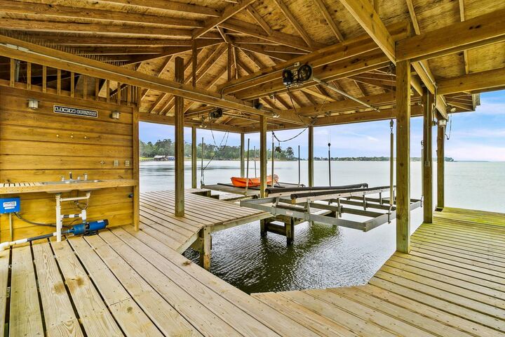 Property Photo:  145 Island Drive  TX 77351 
