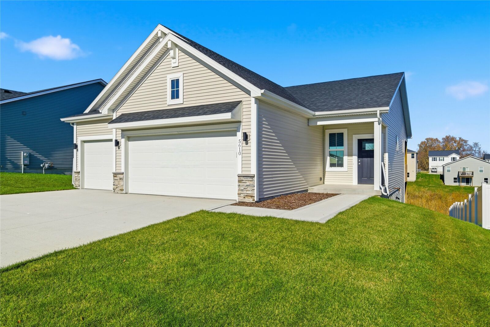 Property Photo:  730 S Taylor Street  IA 50170 