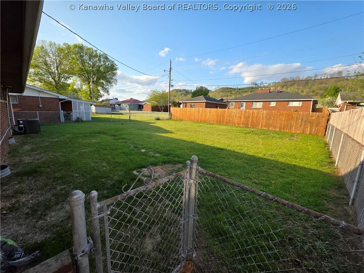 Property Photo:  1321 Valentine Circle  WV 25143 