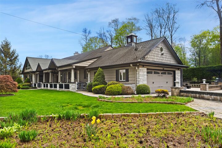 Property Photo:  6 Lilac Place  NY 10594 