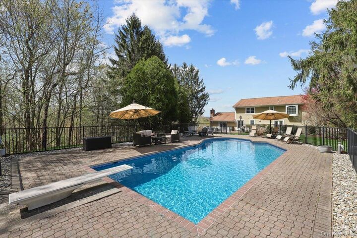 Property Photo:  53 Raemont Road  NY 10527 