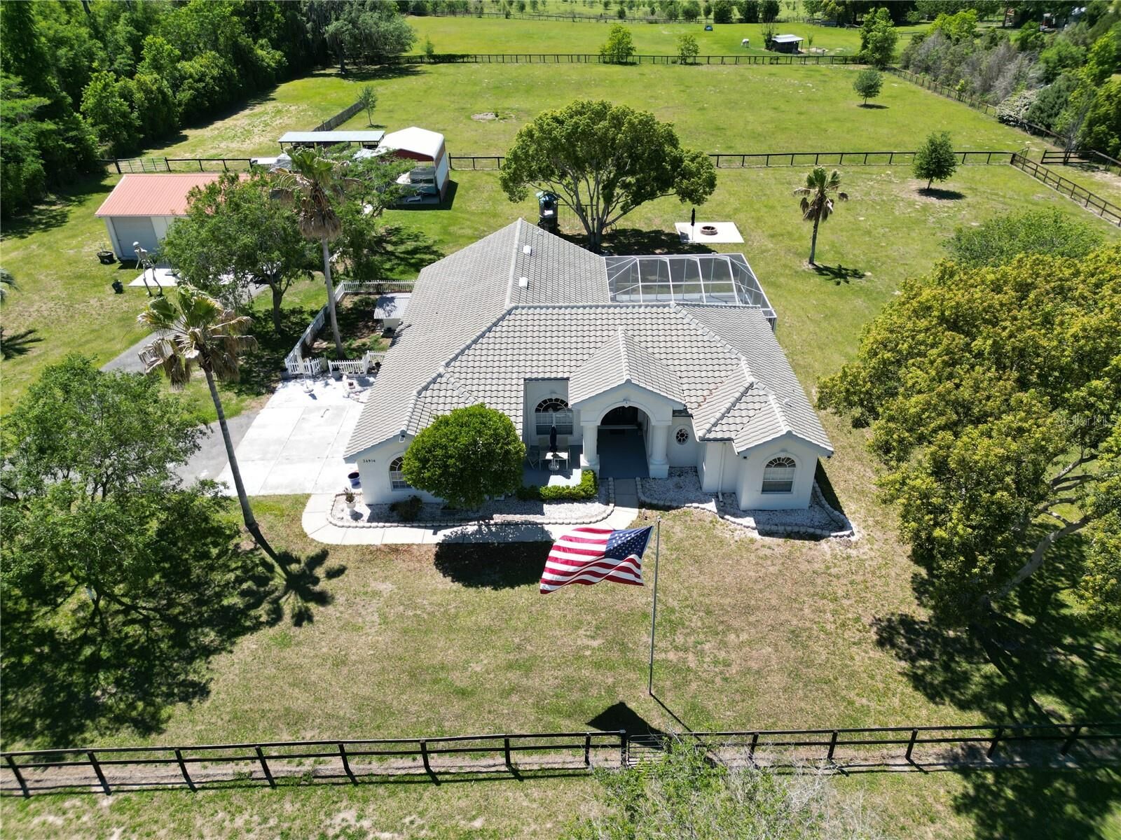 Property Photo:  26914 Mondon Hill Road  FL 34601 