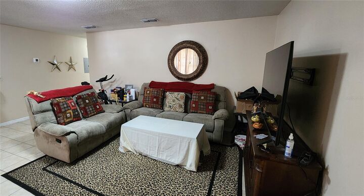 Property Photo:  2120 W Martin Street  FL 34741 