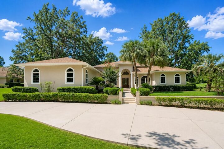 Property Photo:  6943 SE 12th Circle  FL 34480 