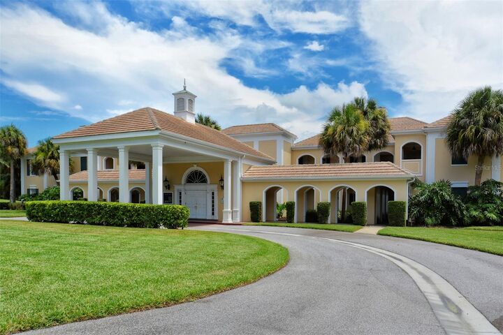 Property Photo:  51 Macewen Drive 5  FL 34229 