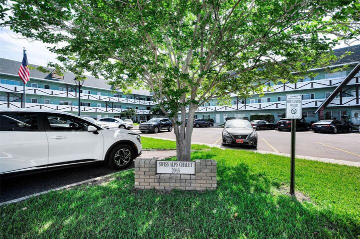 Property Photo:  2043 Denmark Street 39  FL 33763 