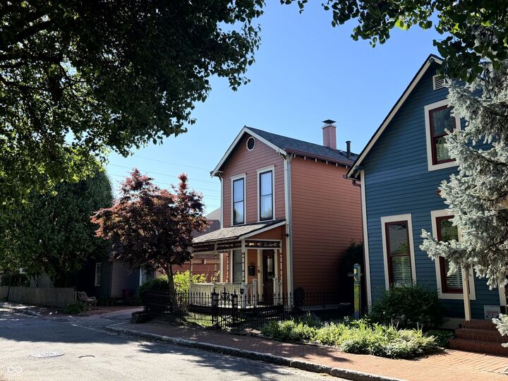 Property Photo:  633 Lockerbie Street  IN 46202 