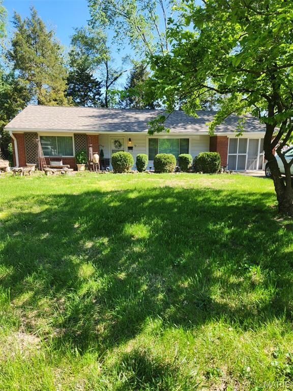 Property Photo: 9 Hazelwood Court MO 63042
