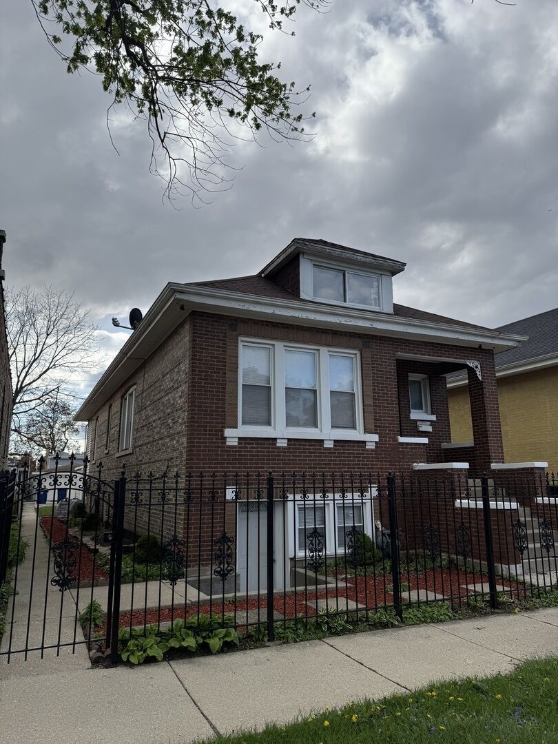 Property Photo:  2326 S 58th Court  IL 60804 