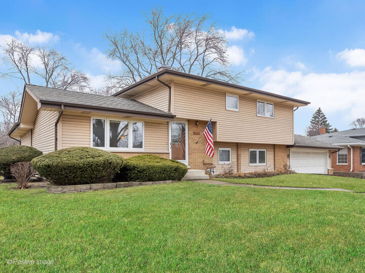 Property Photo:  564 E Bryn Mawr Avenue  IL 60172 
