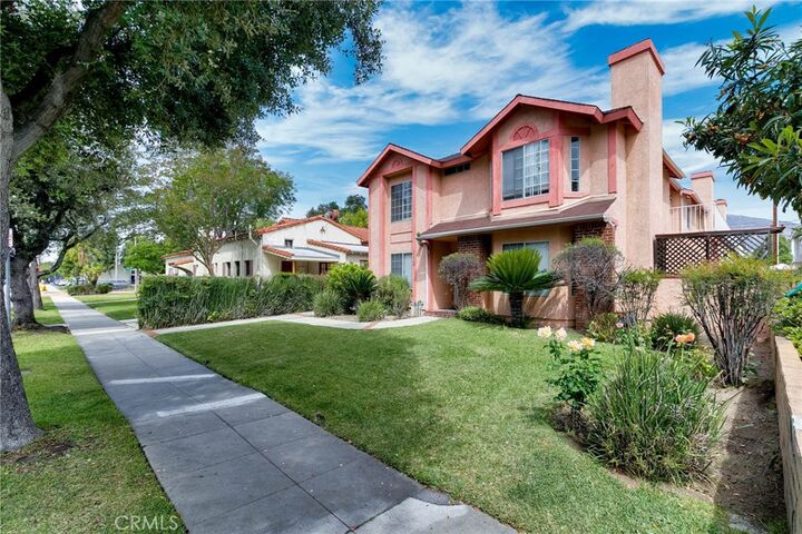 Property Photo:  113 Diamond  CA 91006 