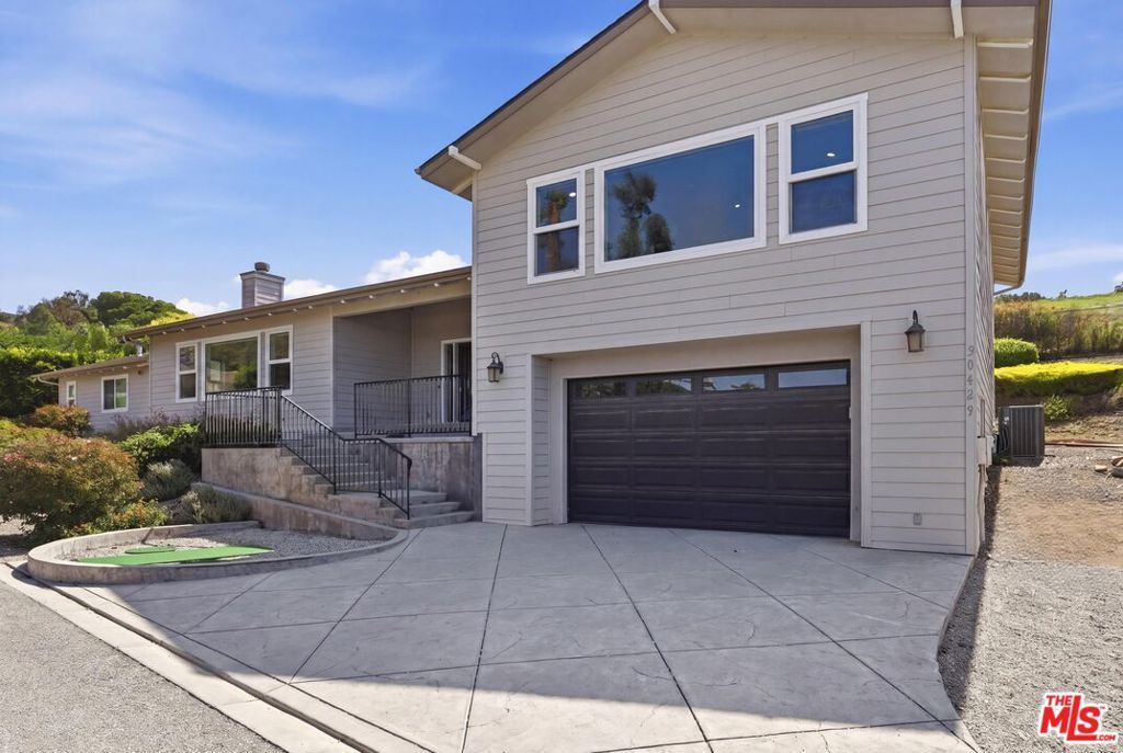 Property Photo:  30429 Morning View Drive  CA 90265 