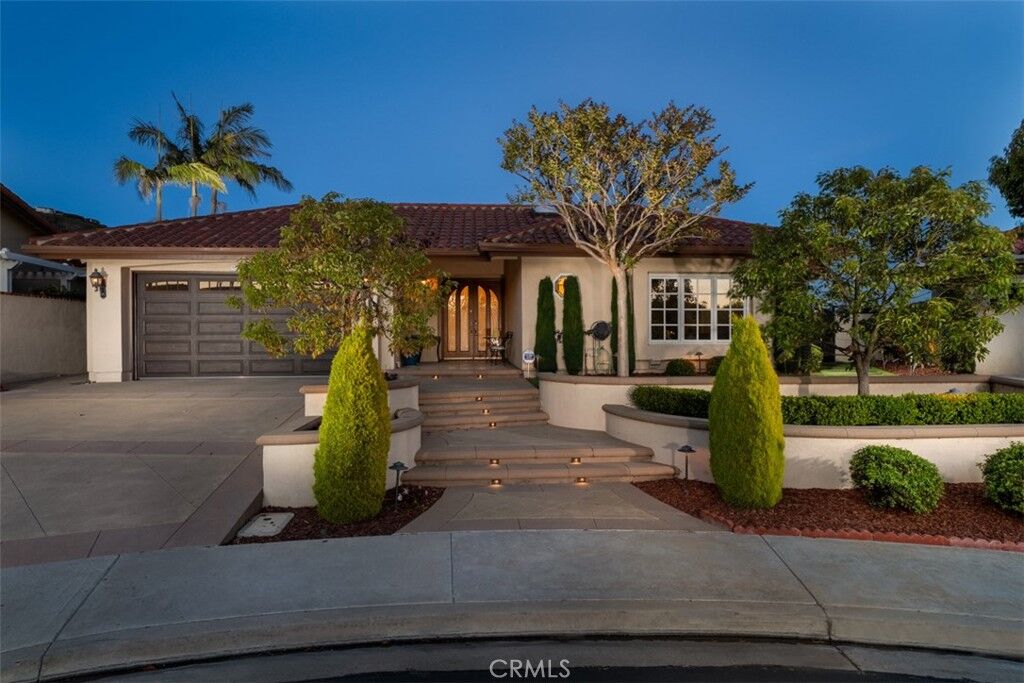 Property Photo:  32432 Via Antibes  CA 92629 