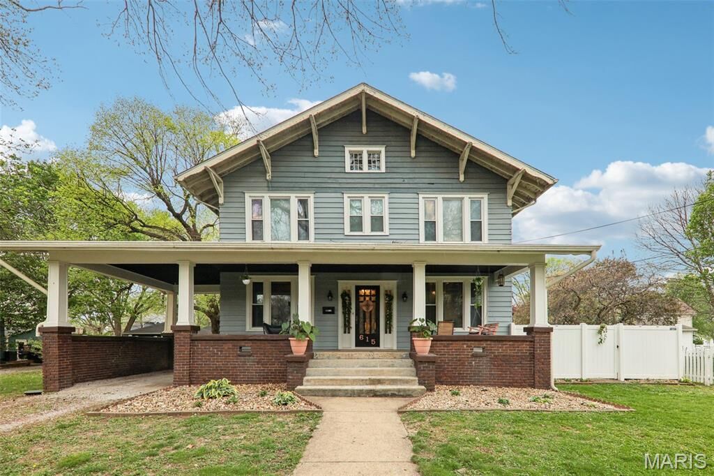 Property Photo:  615 N Montgomery Avenue  IL 62056 