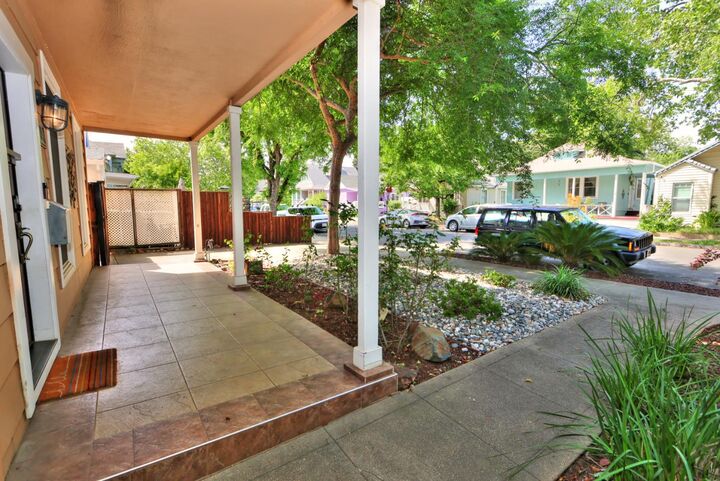 Property Photo:  3056 6th Avenue  CA 95817 