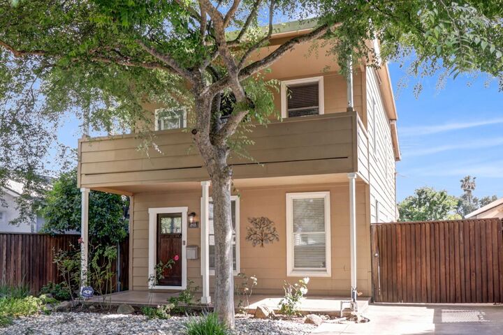Property Photo:  3056 6th Avenue  CA 95817 