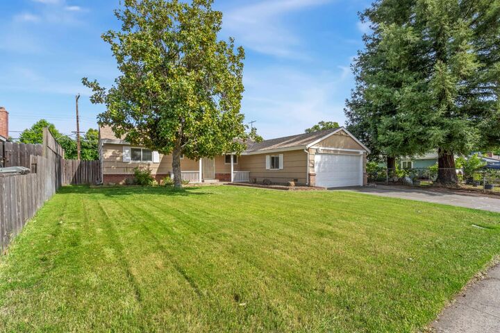 Property Photo:  7609 Circle Parkway  CA 95823 