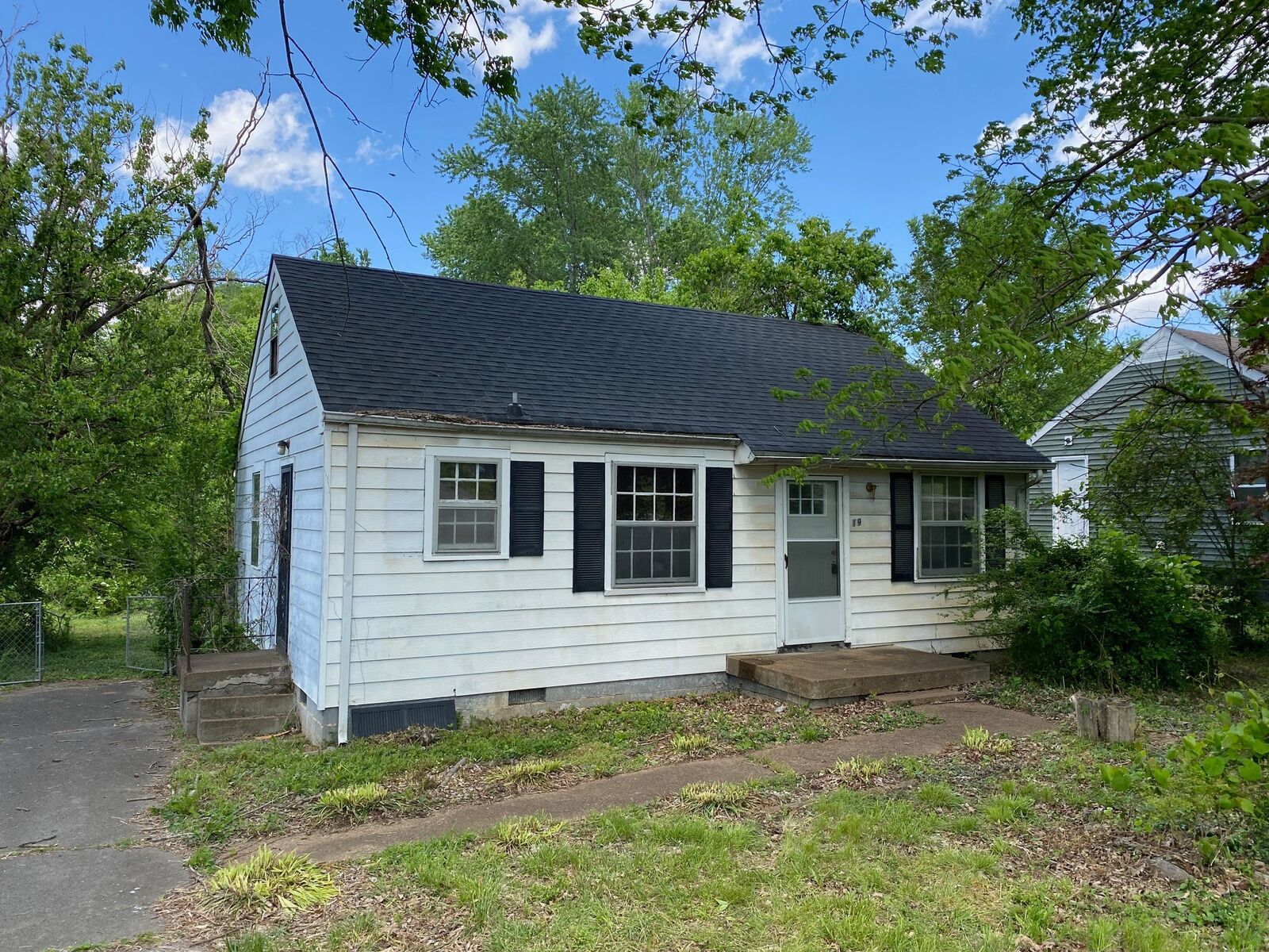 Property Photo:  19 Maple St  TN 37042 