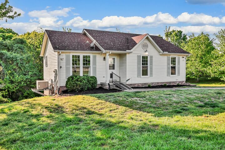 Property Photo:  2660 Holt Ln  TN 37043 