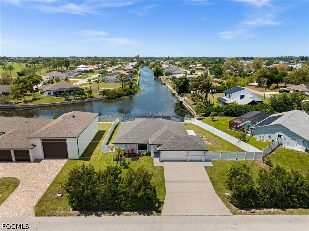 Property Photo:  1808 SW 8th Place  FL 33991 