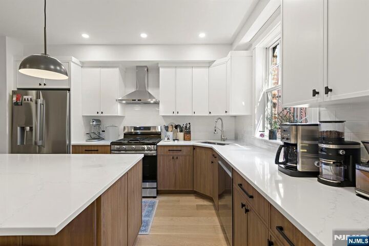 Property Photo:  315 Grand Street 3  NJ 07030 