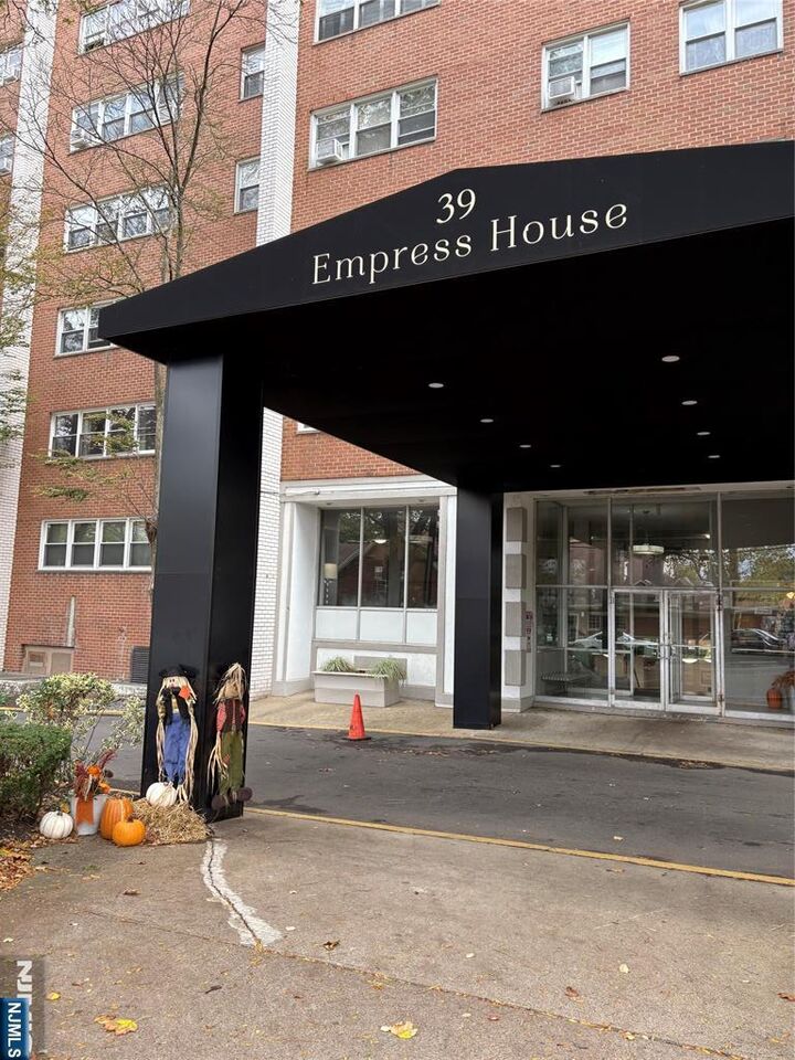 Property Photo:  39 39th Street 503  NJ 07514 
