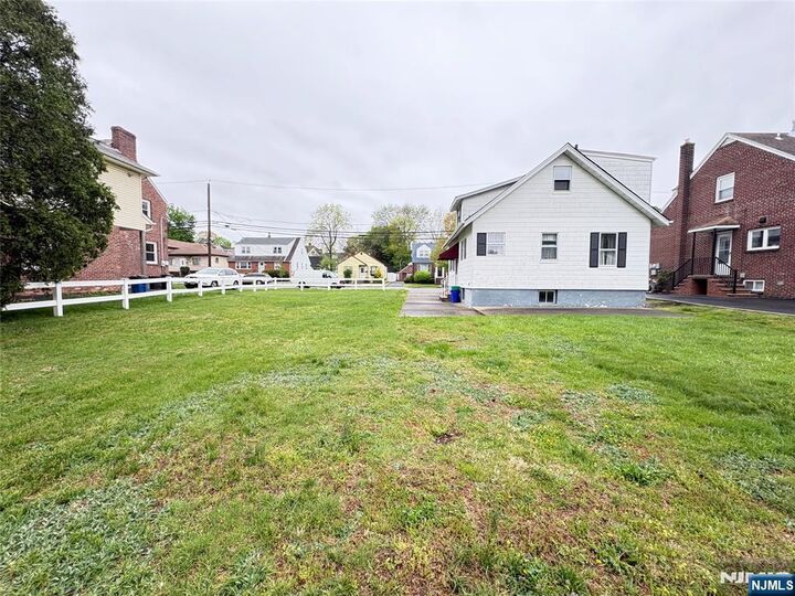 Property Photo:  525 Forest Avenue  NJ 07071 