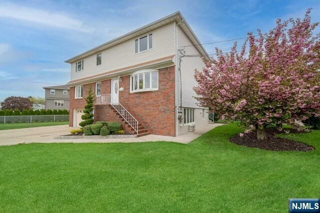 Property Photo:  2 Millo Place 2  NJ 07643 