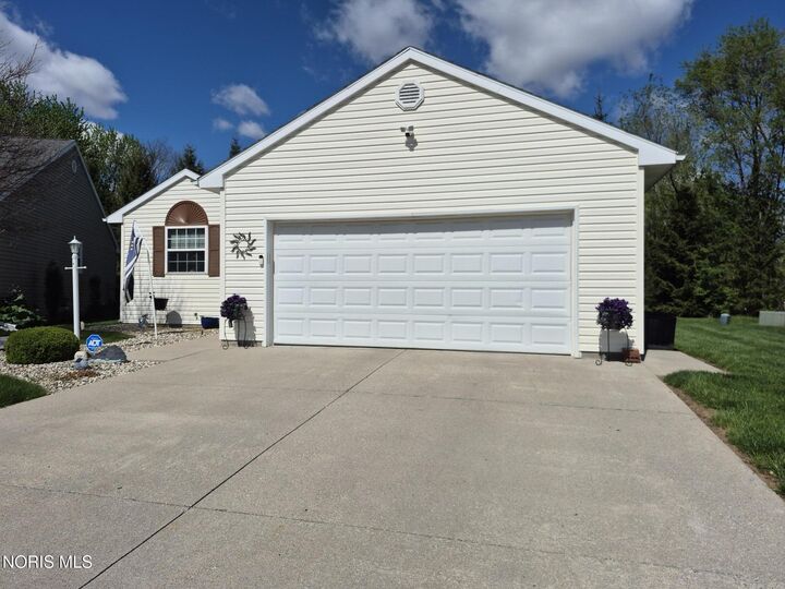 Property Photo: 1104 Countryside Drive OH 45840