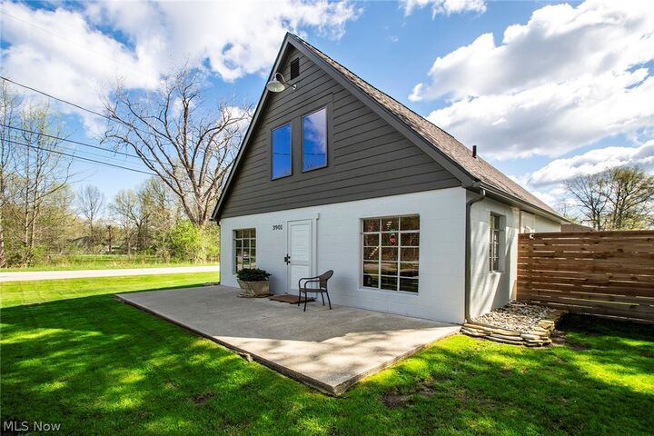 Property Photo:  3901 Dale Avenue  OH 44055 