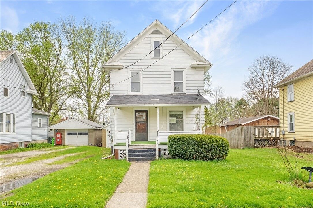 Property Photo:  46 N State Street  OH 44270 