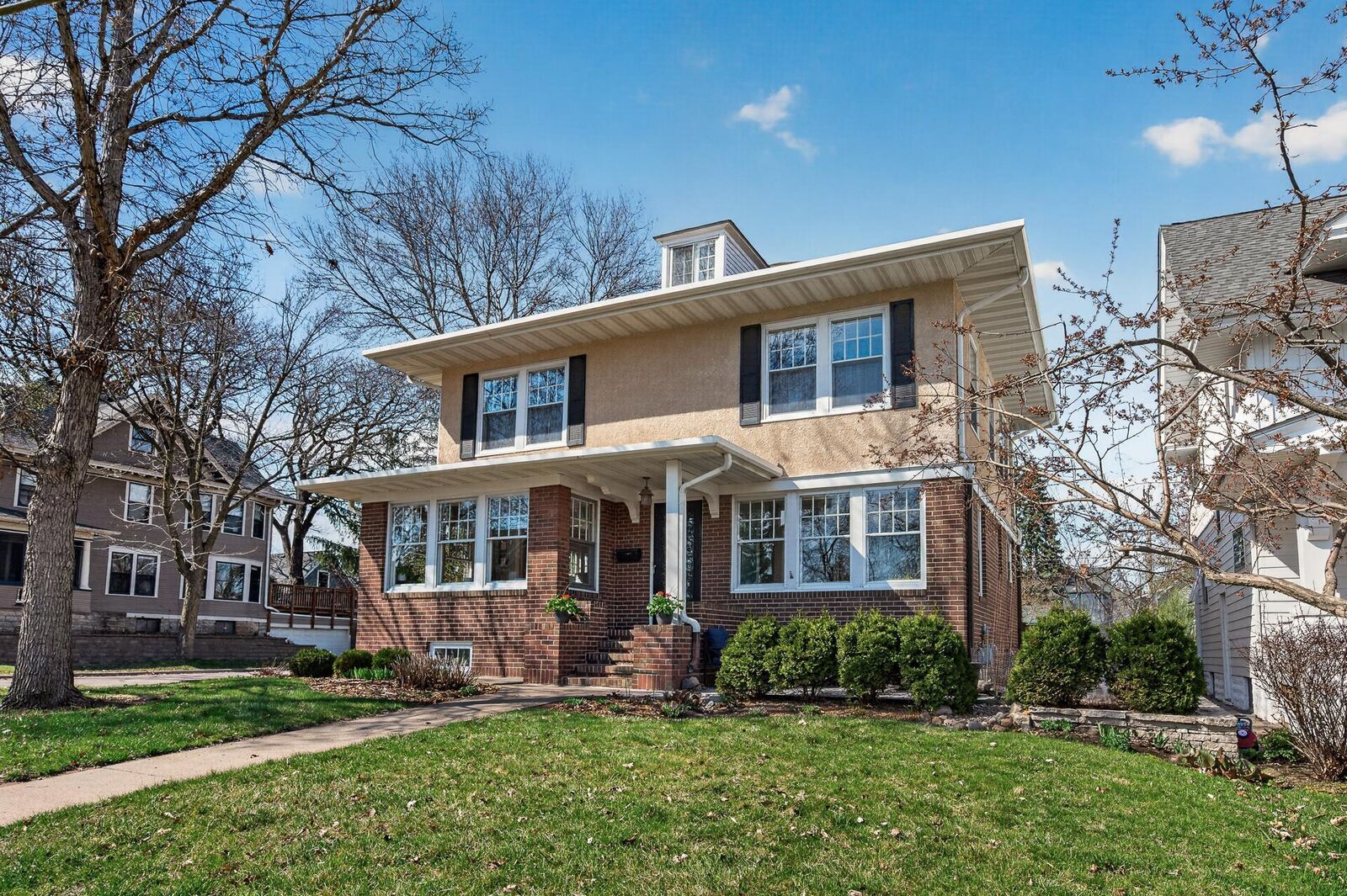 Property Photo:  1397 Lincoln Avenue  MN 55105 