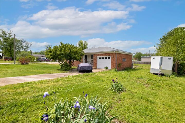 Property Photo:  201 NW G Lot 40 & 41 Street  AR 72712 