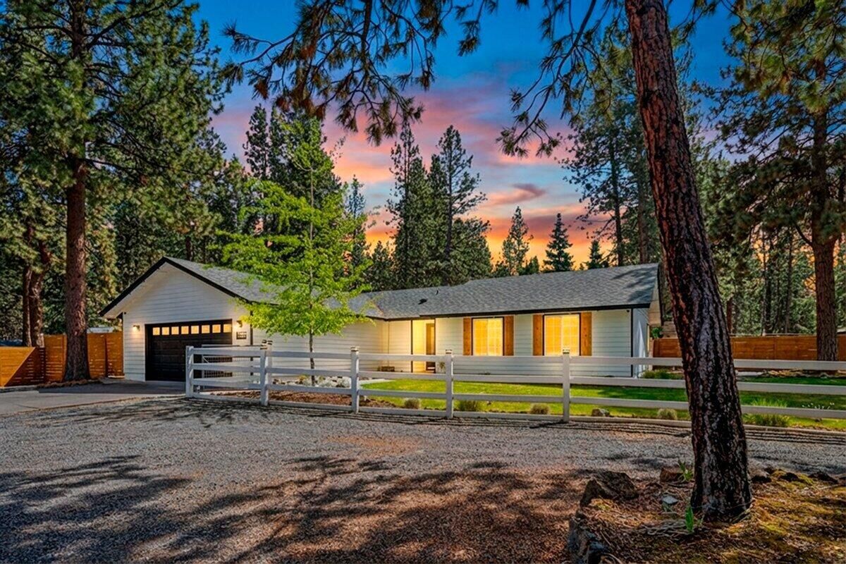 Property Photo:  18961 River Woods Drive  OR 97702 