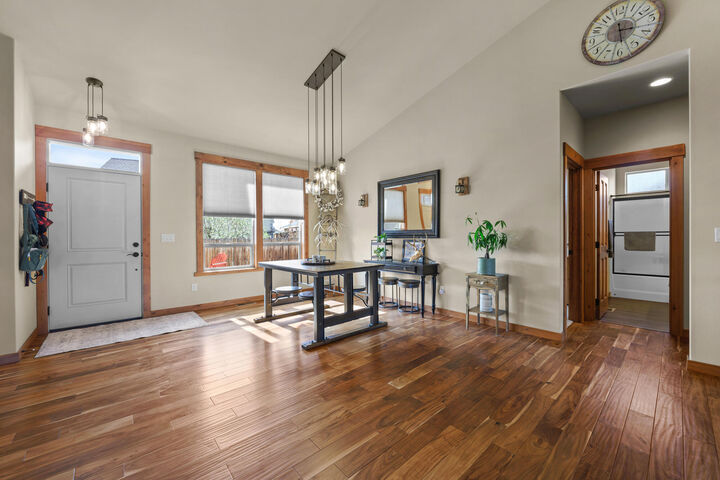 Property Photo: 220 NW 28th Street OR 97756